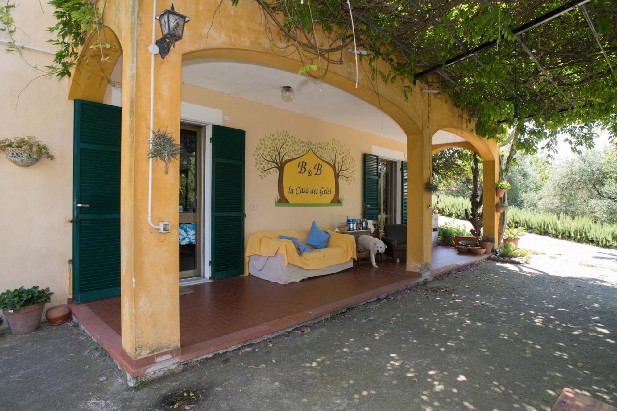 B&B La Casa Dei Gelsi โลอาโน ภายนอก รูปภาพ